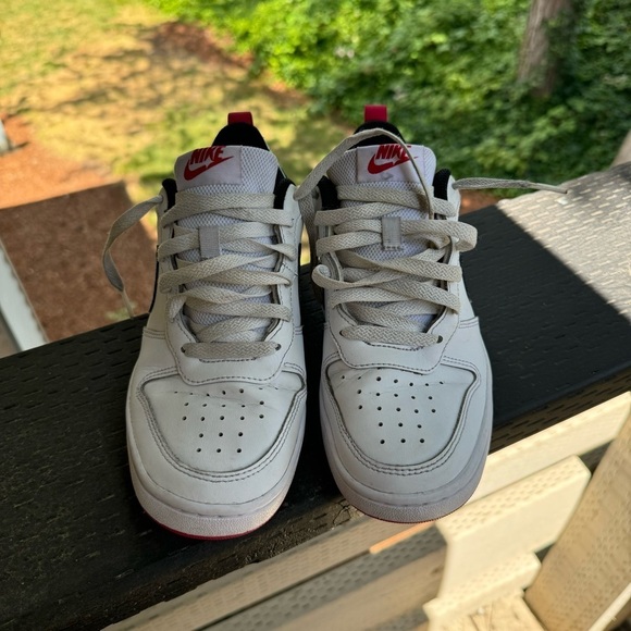 Nike Kids Court Borough‎ 2 SE White Very Berry Size 5.5Y - Picture 3 of 9